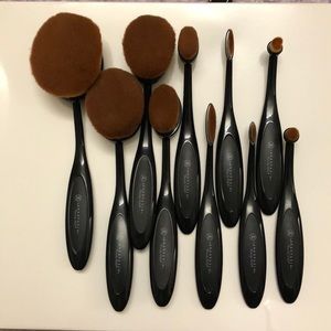 Anastasia of Beverly Hills 10pc brush set
